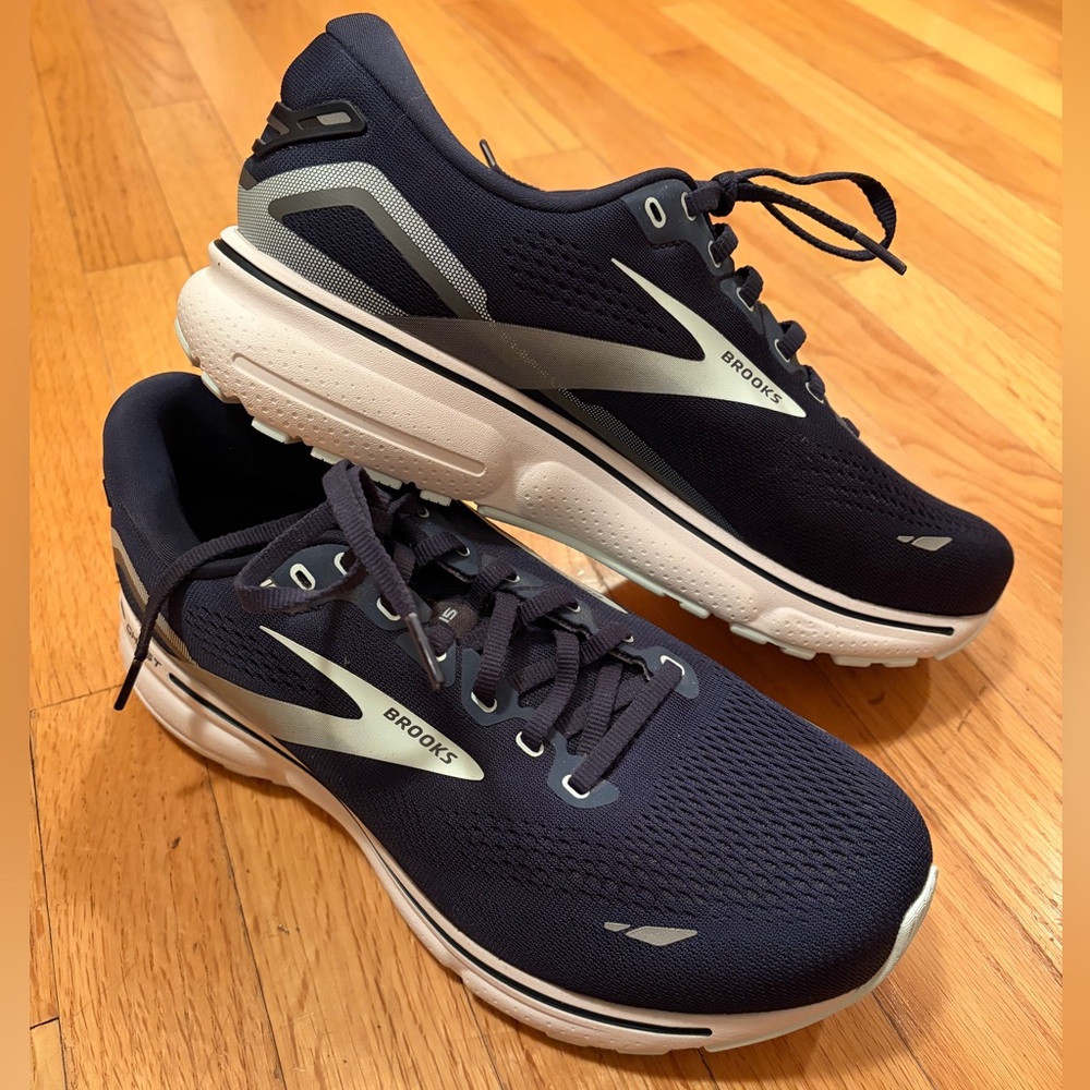 Brooks - Navy Women’s Ghost 15 - Size 11.5 Extra Wide Width (2E)